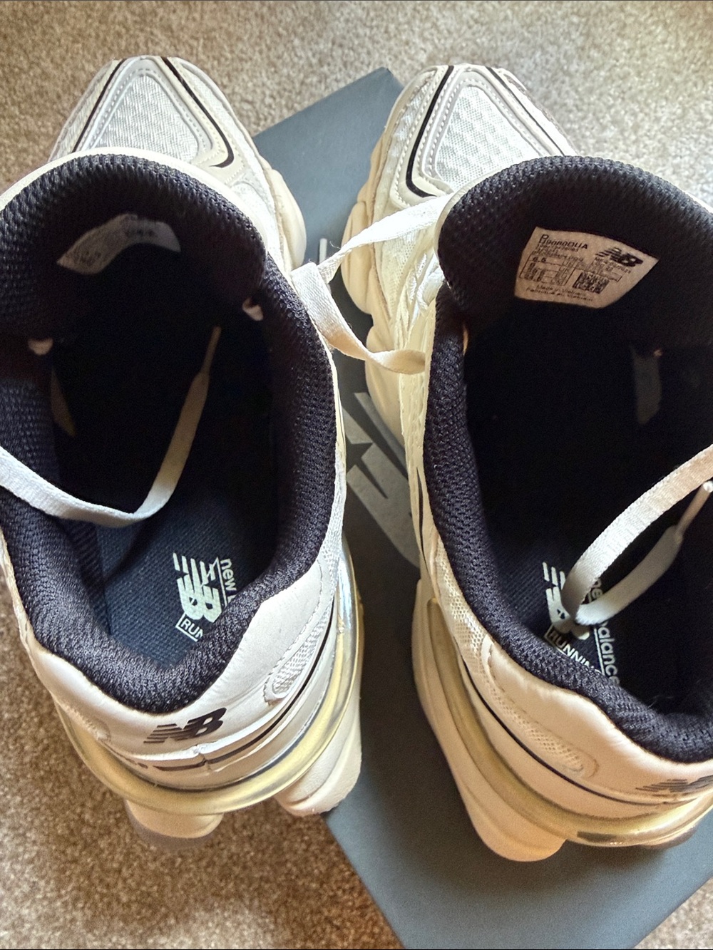 New Balance 9060 Turtledove Cream & Black Sneakers Excellent Condition W/Box - Picture 8 of 12